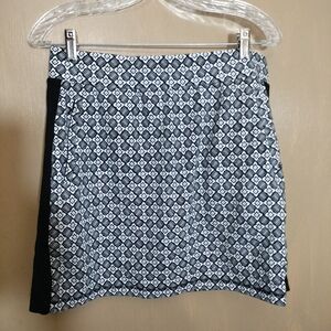 Talbots Black and White Geometric Mini Skirt With Zip Pockets Tennis .Skort.